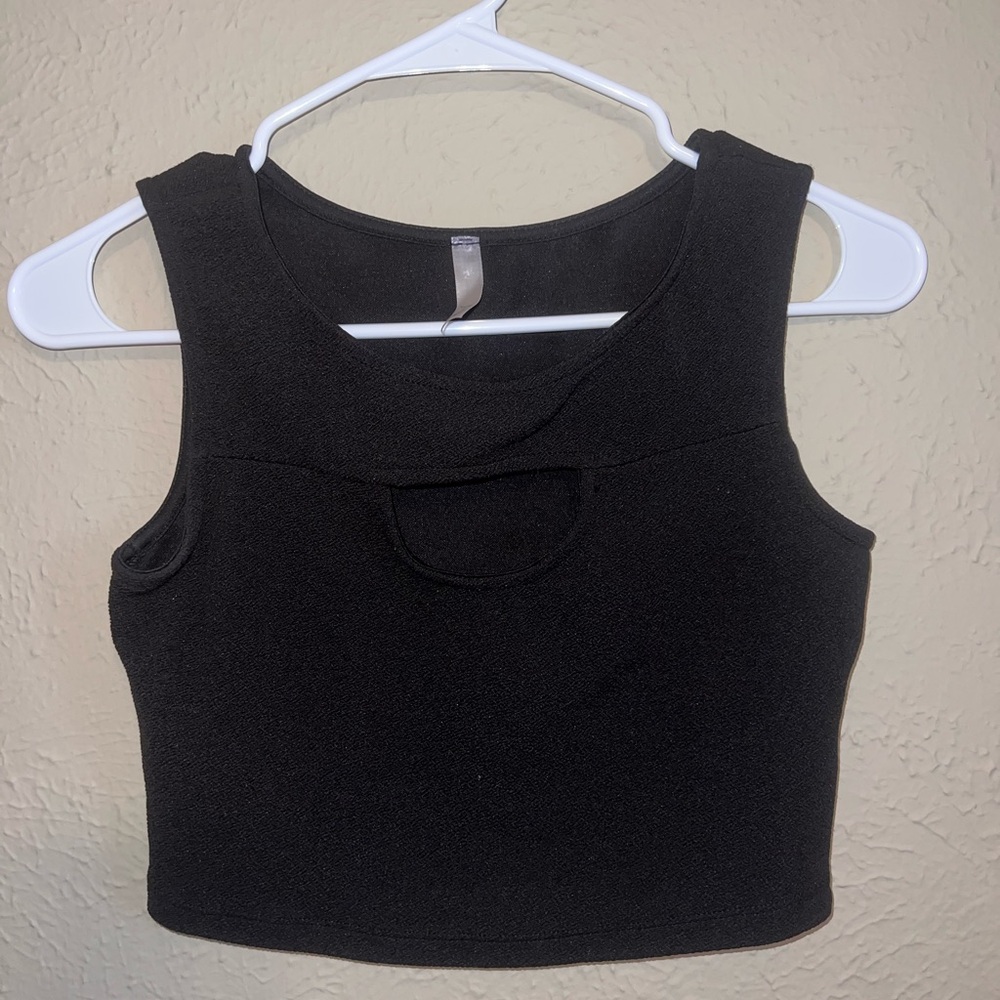 Beautiful Vintage Black Sleeveless Crop Top 🖤